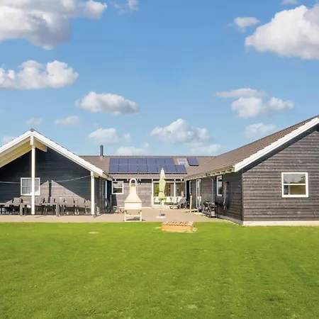 Vakantiehuis Beach Front Home In Idestrup With Sauna Bøtø By